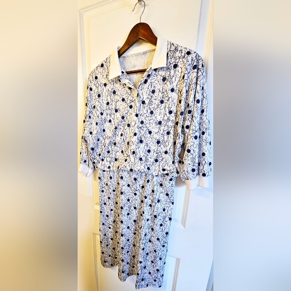 Vintage 70s/80s White Secretary Dress in Navy Abstract Print - Picture 6 of 7